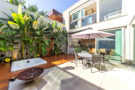 Casa à venda com 3 suítes no condomínio Lazuli, São Paulo - SP