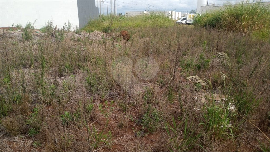 Lote no Jardim do Bosque, aceita financiamento ou aquisição de terreno e construção .