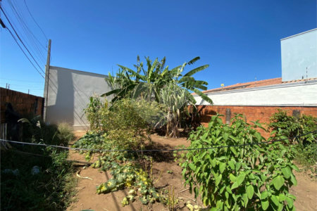 Casa e sala comercial na Vila Jacobucci