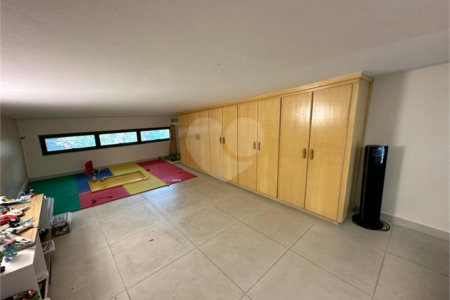 Sobrado com 5 dorm. sendo 2 suites