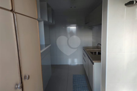 AMPLO APARTAMENTO COM LAZER
