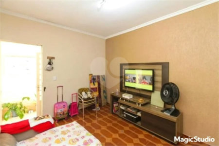 Casa com 154m², 2 dormitórios, 1 vaga, à venda na Vila Ema.