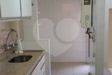 Cobertura Duplex com 96m2 em Moema - Venda e Locação - 02 Dorm Sendo 01 Suíte e 02 Vagas