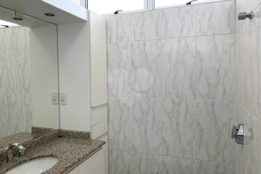 Excelente sobrado com piscina e churrasqueira