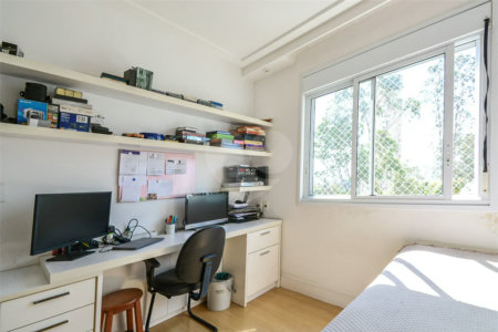 Apartamento à venda com 3 quartos, sendo 1 suíte, em Granja Julieta, São Paulo, SP