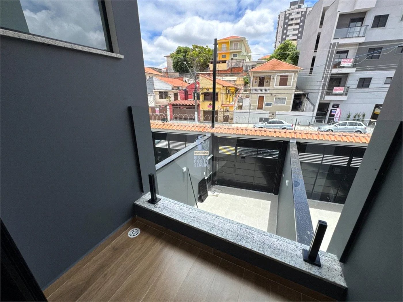 SOBRADO NOVO À VENDA NA PARADA INGLESA - CONFORTO E ESTILO