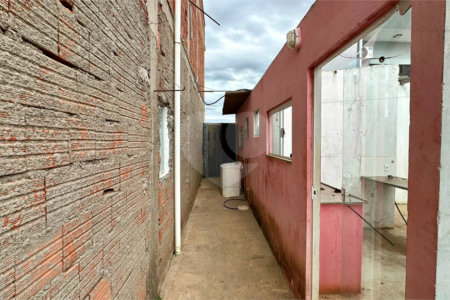 Sobrado a venda com 3 dormitorios sendo 1 suite com closet e varanda no bairro Arcoville