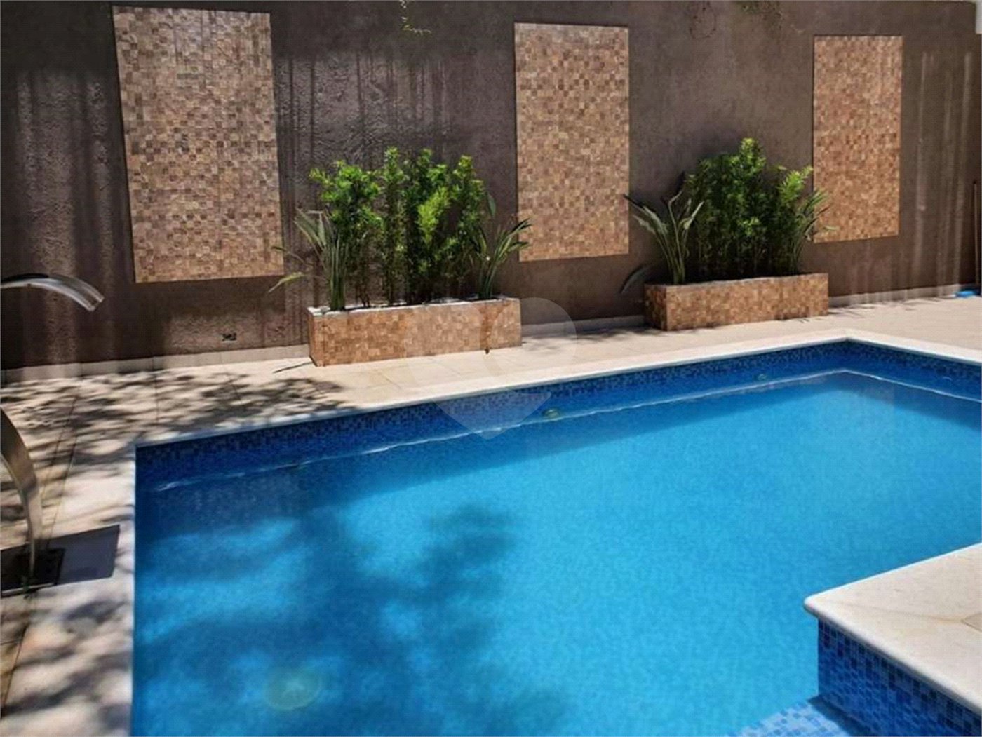 Casa de Alto Padrão à Venda e Locação - Condomínio Vila Verde