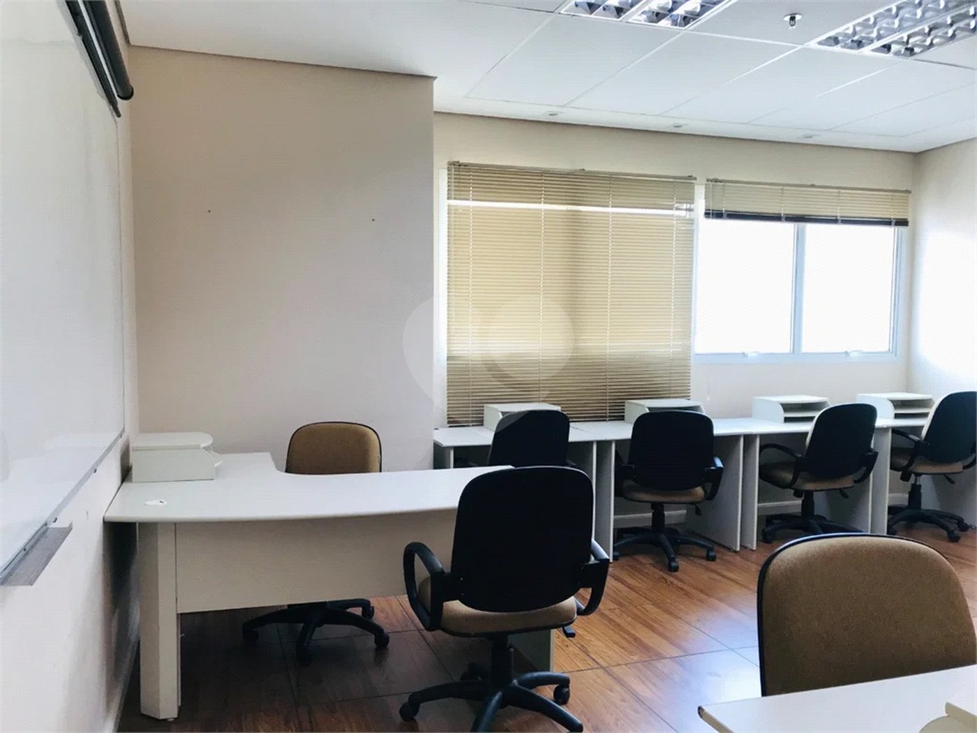 OPORTUNIDADE DOMO BUSINESS - MOBILIADA E PRONTA P/ USO!