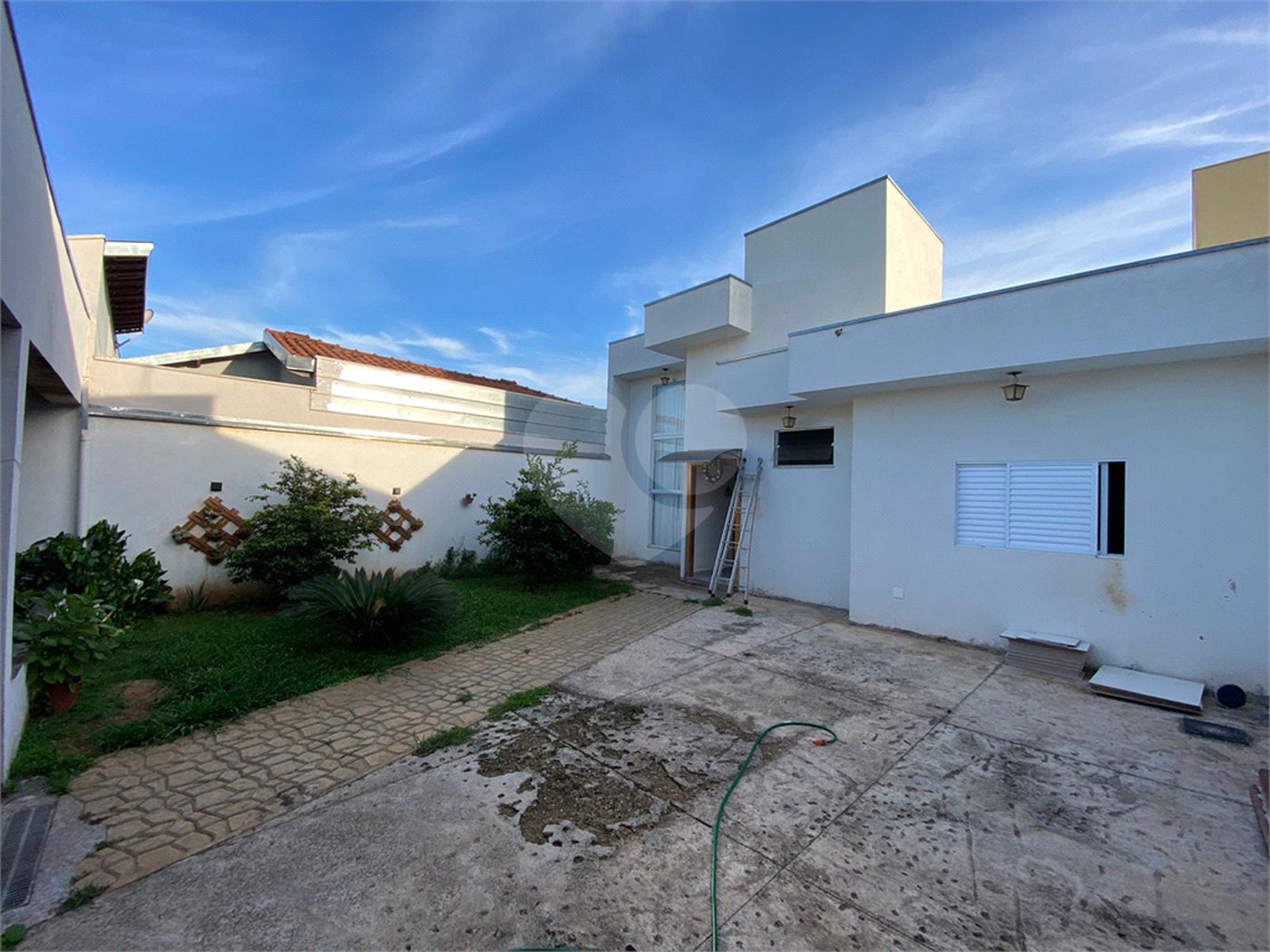 Casa térrea no Samambaia.