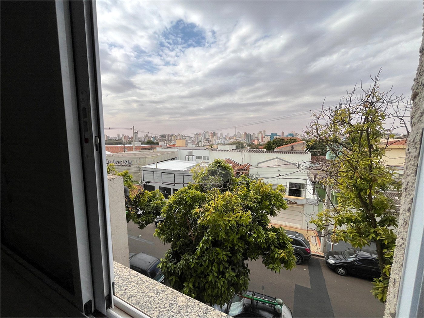 Apartamento á venda na região da Vila Prado.