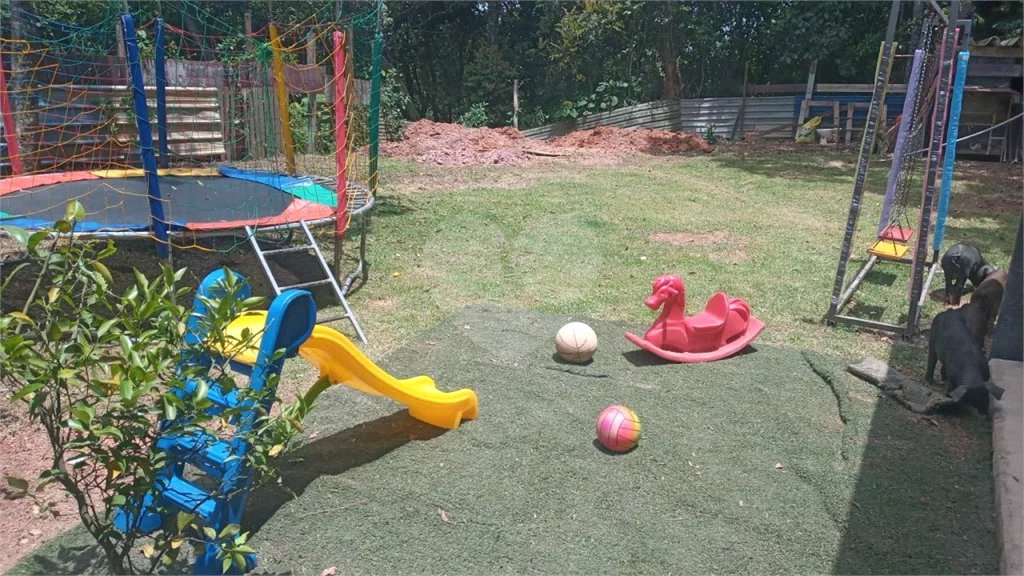 Chácara com 750m² , 4 dormitórios , sendo 1 suíte , 50 vagas , à venda em Santo André.