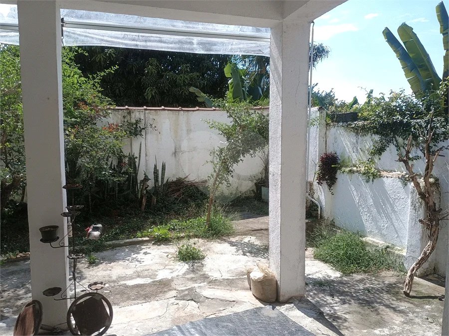 Casa de 1 dormitório com quintal e jardim na Vila Ipojuca!