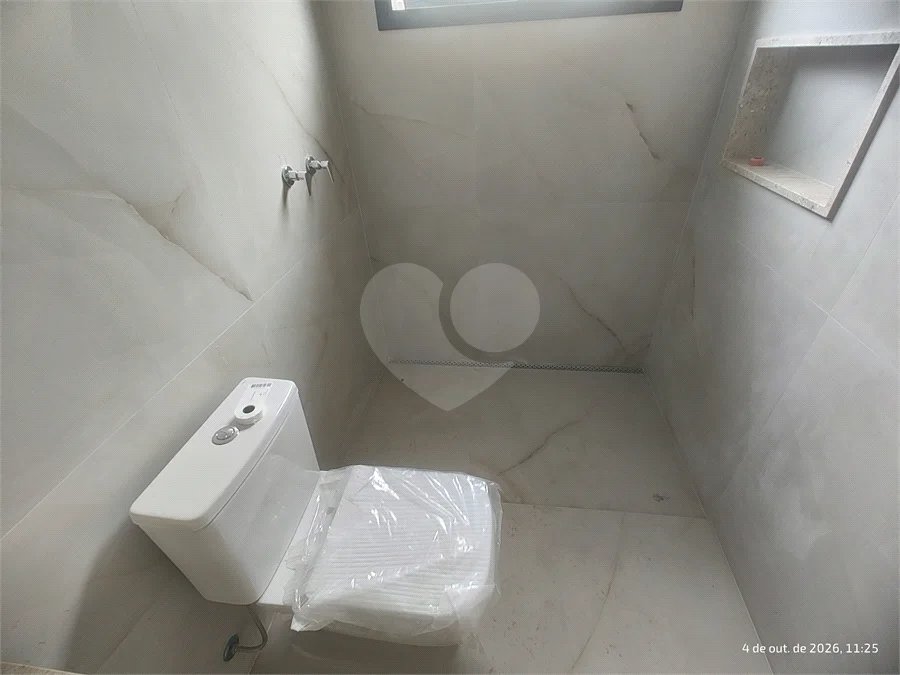 Casa exclusiva em Atibaia de alto padrão com 3 suítes, piscina, espaço gourmet, condomínio fechado, aceita financiamento