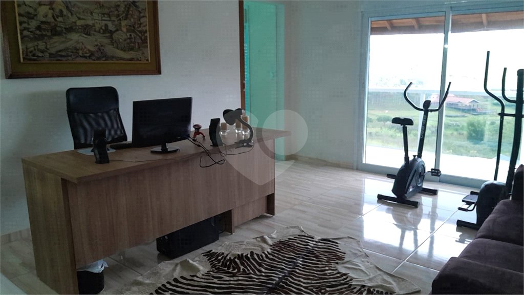 Chácara em Área Rural de Piracaia, com casa principal + 4 kitnets alugadas, excelente localização