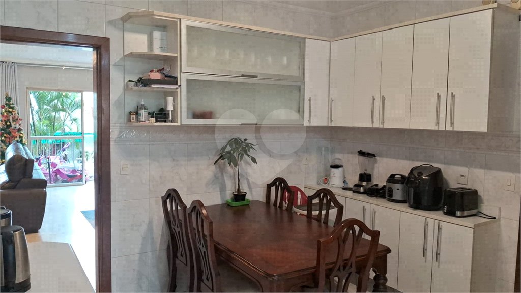 Apartamento a venda na Aclimação com 4 dormitórios e 2 vagas.
