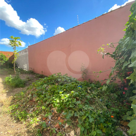 Terreno plano, no bairro Parque Sisi, com 125,00 m² de área.