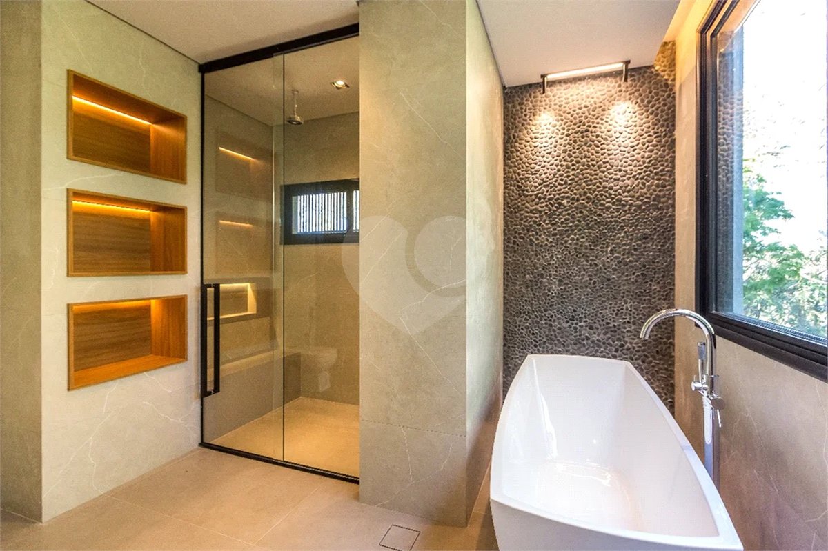 Casa à venda com 4 suítes no condomínio Jardim das Palmeiras, Bragança Paulista - SP