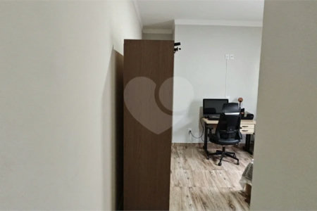 Casa Nova (Apenas 2 Anos) com Suíte: Conforto, Segurança e Localização Privilegiada!