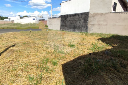 Terreno à Venda em São Carlos, no bairro Parque dos Flamboyants