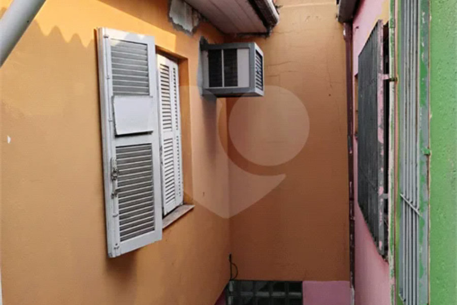 Sobrado na Vila Santa Catarina — 121 m² | Esquina Estratégica