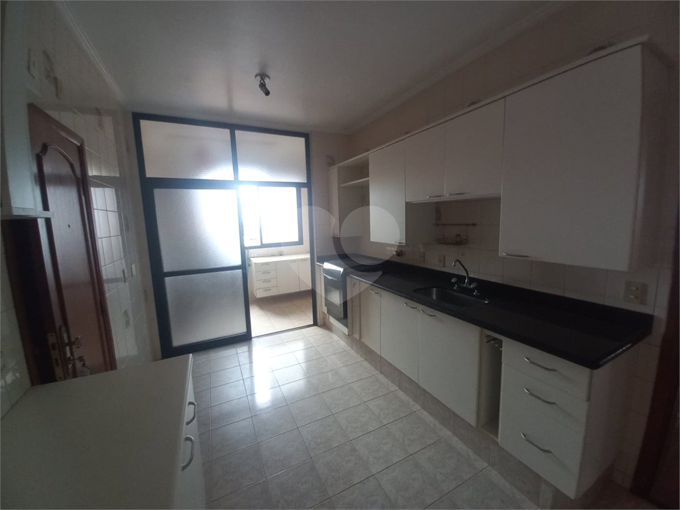 Apartamento para venda ou locação no Ed. Alexandre Previero