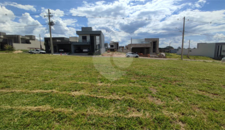 Terreno à venda no condomínio Residencial Villeneuve, São Carlos - SP