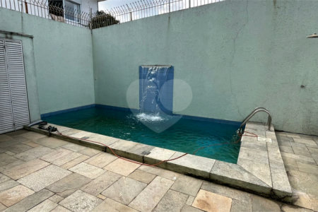 Casa à venda com 3 suítes em Vila Cordeiro, São Paulo, SP