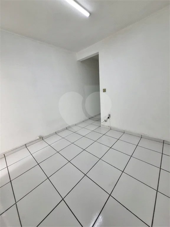 Stúdio na Barra Funda à venda.