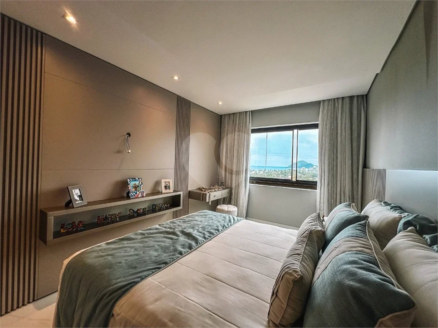 Cobertura à venda com 4 quartos, sendo 2 suítes,  em Riviera de São Lourenço, Bertioga, SP