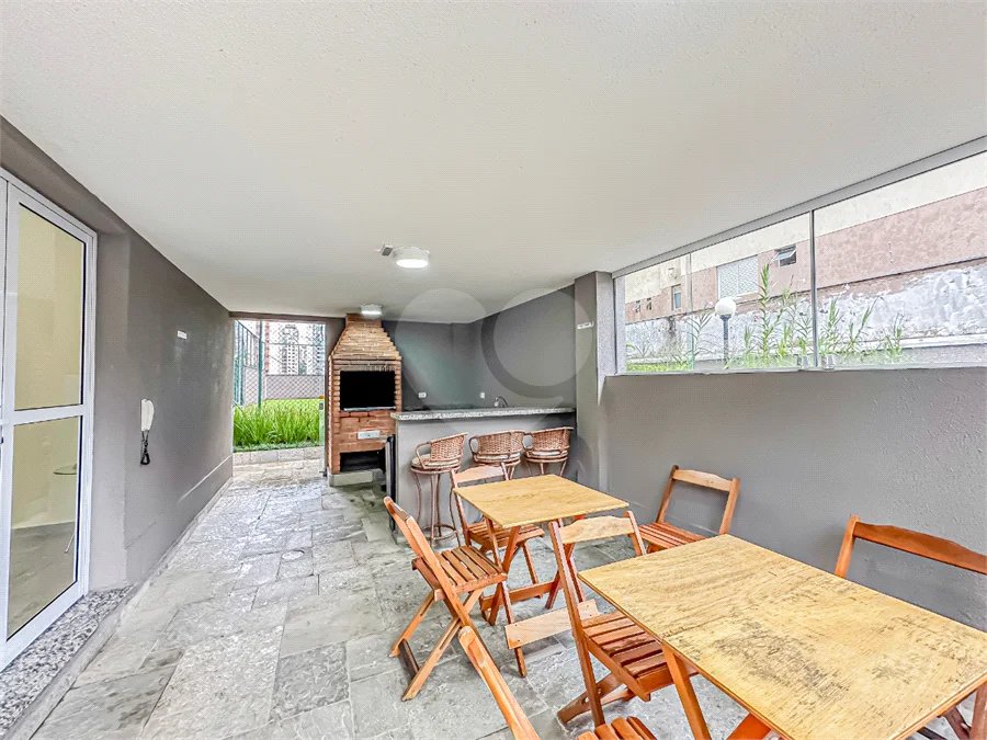 **Apartamento na Saúde 61m² | 2 dormitórios | 1 suíte | 2 vagas | depósito privativo**
