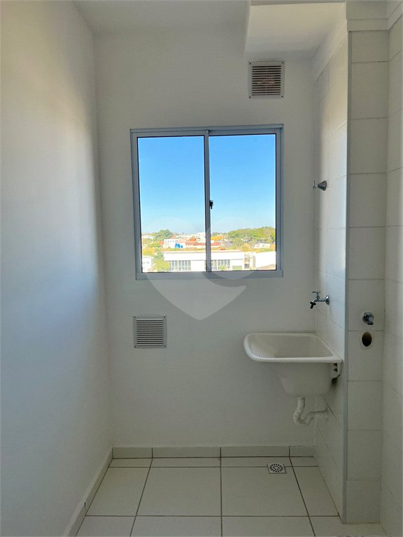 Apartamento no Condomínio Parque das Acácias.