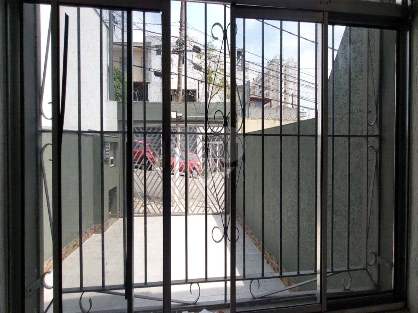 Casa Sobrado à venda de 4 dormitórios sendo 1 suíte e 2 vagas na Saúde