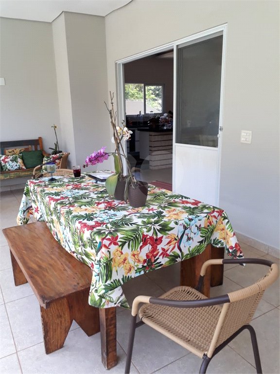 Casa térrea no Condomínio Reserva dos Vinhedos - Louveira / SP.