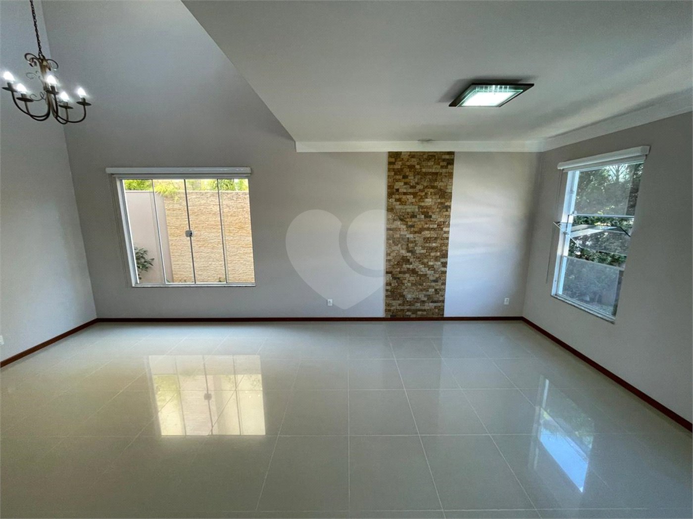 Casa de alto padrão, térrea no condomínio fechado Damha I em São Carlos.