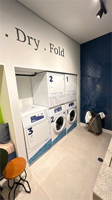 Apartamento à venda na Bela Vista de 24m2 com 1 dormitórios e sem vagas.Estuda Permuta.