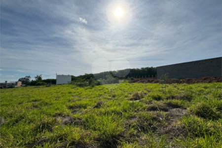 Terreno comercial com 260m2, próximo da rodovia Washington Luiz, em São Carlos.