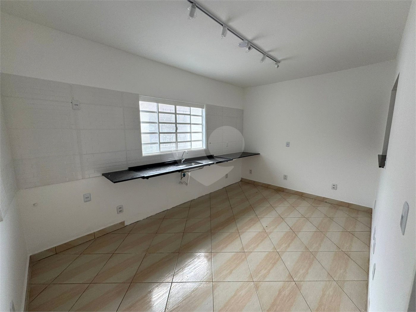 Casa á venda, com 03 Dormitórios, no Bairro Parque Primavera em São Carlos.