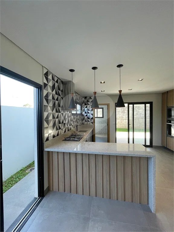 Casa à venda com 3 quartos, sendo 1 suíte,  em Portal do Bosque, Louveira, SP
