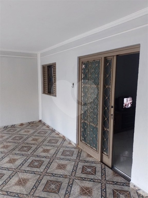 Casa térrea para venda, com 3 dormitórios, sendo 1 suíte.