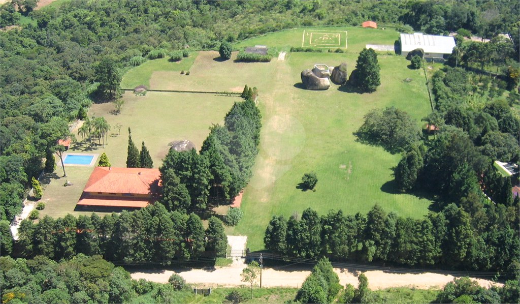 Casa à venda no Pico do Olho D'água em Mairiporã