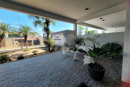 Apartamento com 130m² enfrente ao São Carlos Clube