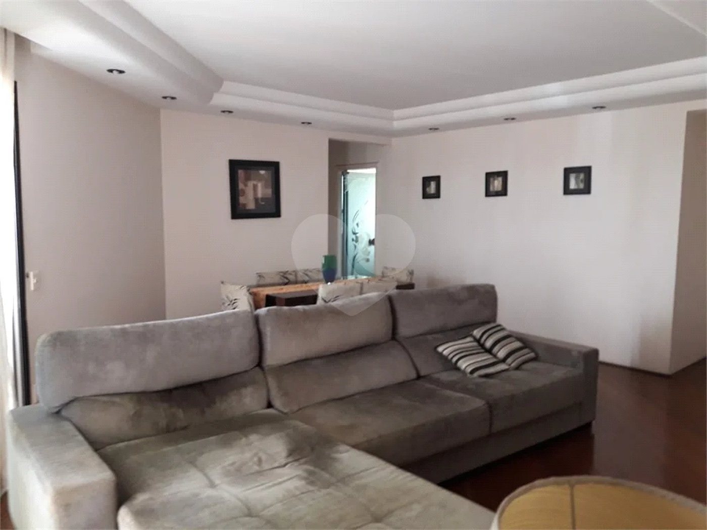 Apartamento com 136m² , 3 dormitórios , sendo 1 suíte , 2 vagas , à venda na Vila Prudente.