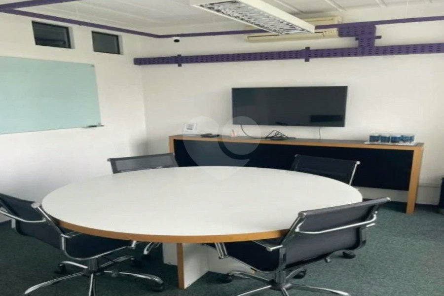 Sala comercial na Berrini, venha conhecer.
