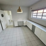 4 dormitórios, 1 suíte, 3 banheiros, 2 vagas, Área Total: 130,00 m², Construído: 174,00 m²