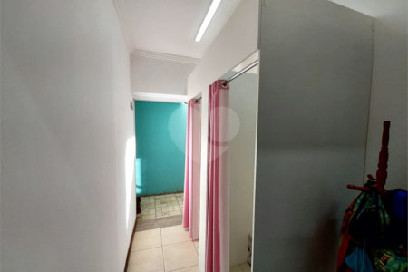 Casa residencial com ponto comercial a venda no Centro