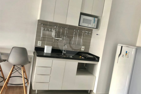 STUDIO REFORMADO E MOBILIADO NA REPUBLICA