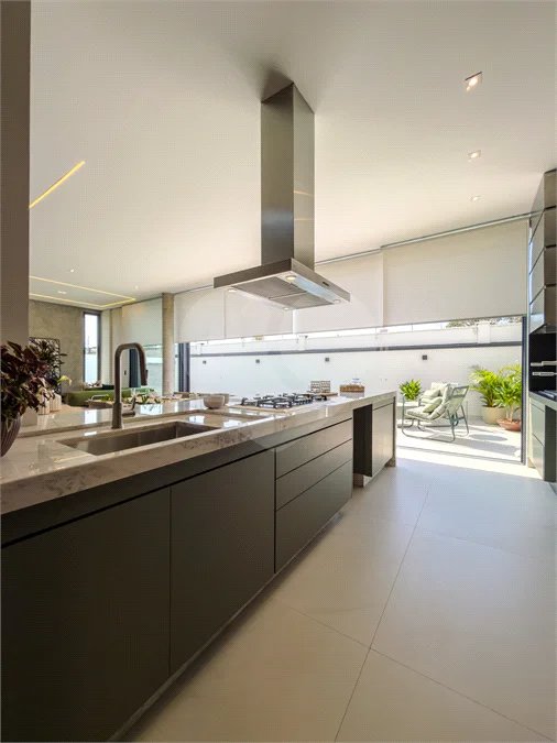 Indaiatuba - Condominio Villa Sapezal - 318 m² de Terreno - 230 m² de Área Construída - 3 suítes, sendo 1 Master com closet planejado - Sala de TV - Sala de estar integrada à Sala de jantar - Cozinha com móveis planejados - Despensa - Escritório planejado - Lavabo - Piscina com preparação para aquec