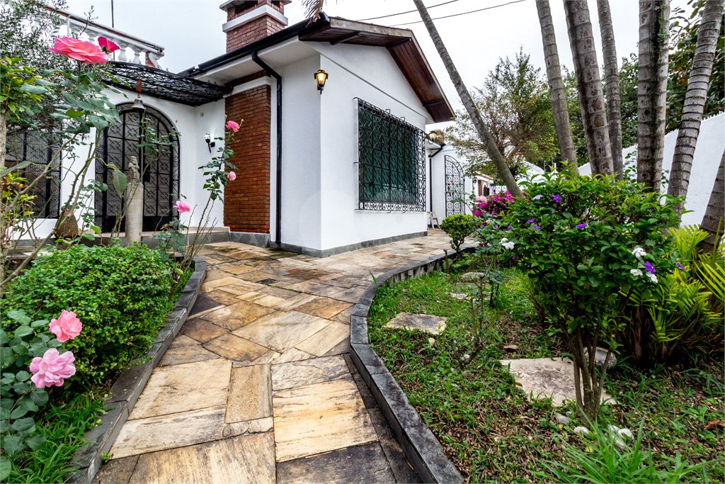 Casa Térrea à venda na Saúde c/285 m2 - Terreno de 392,50 m2 - 3 Quartos/2 Suítes/3 Vagas