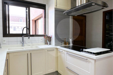 Apartamento à venda com 3 quartos, sendo 2 suítes, em Morumbi, São Paulo, SP